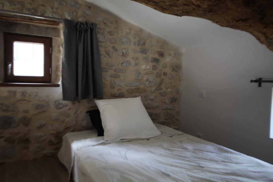 Le Mas De La Coste Saint-Sauveur-de-Cruzieres Luaran gambar